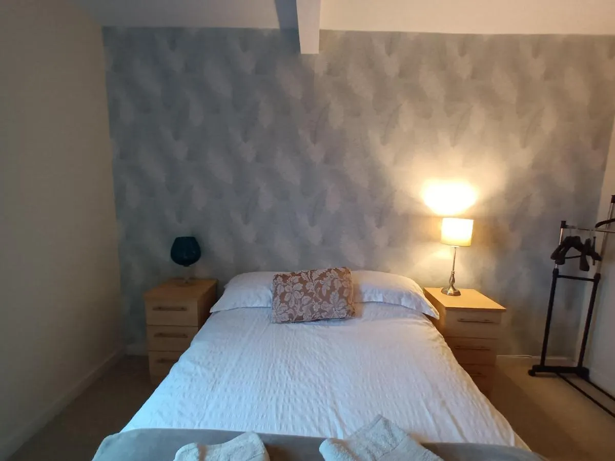 Large 3 Bedroom Apartment/Flat In Ideal Location Edinburgh United Kingdom