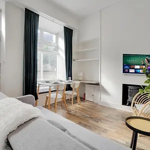 Centre 2 Bedroom Main Door Apartment
