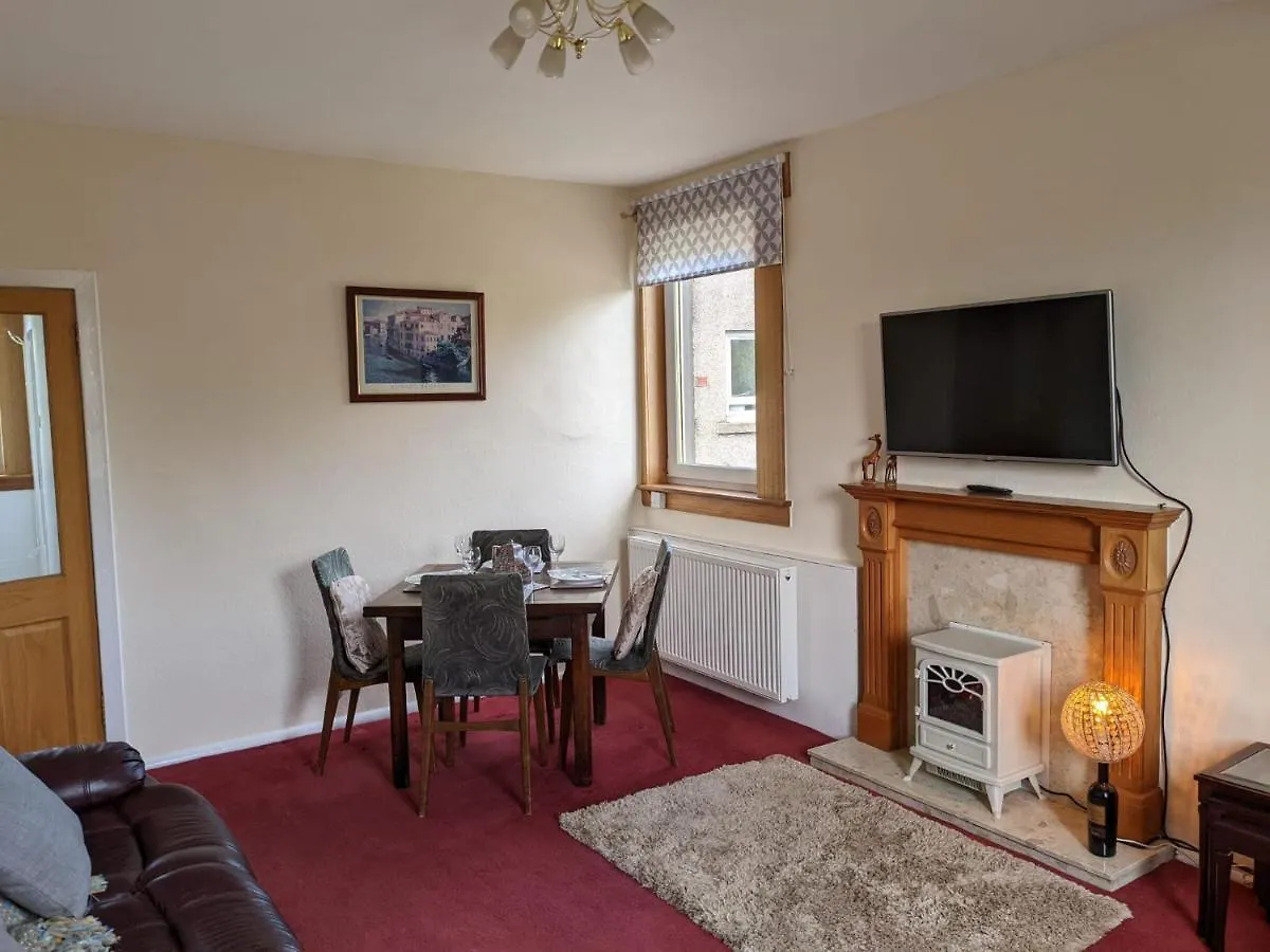 Large 3 Bedroom Apartment/Flat In Ideal Location Edinburgh 0*,  United Kingdom