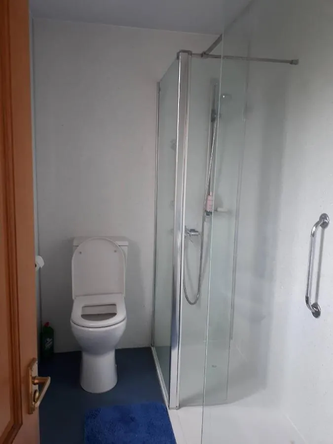 Large 3 Bedroom Apartment/Flat In Ideal Location Edinburgh